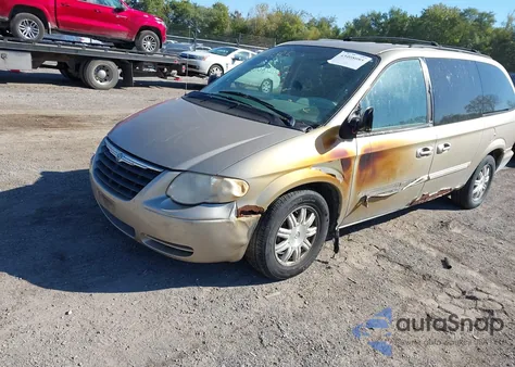 2006 Chrysler Town & Country Touring z USA, uszkodzony, nr VIN 2A4GP54L46R919617